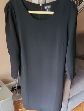 Nicole Miller Black Midi Shift Dress with Three-Quarter Sleeves